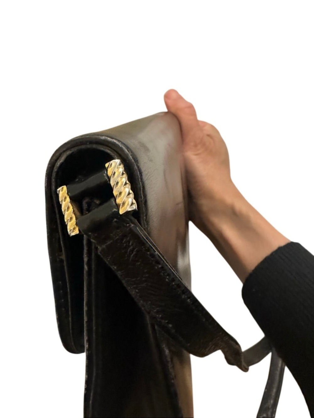 Gucci Black Leather Shoulder Bag with Gold Accents - Picture 8 of 13